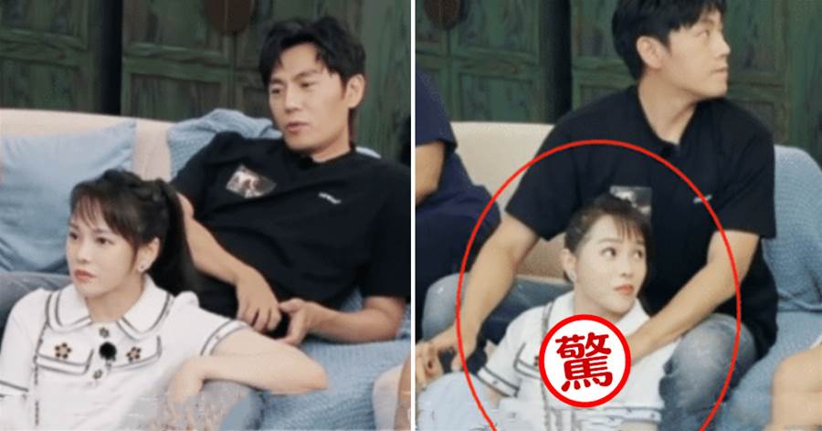 53歲伊能靜穿露臍裝「盤腿坐」，有誰注意到秦昊「衣服下的手」？結過婚的都懂